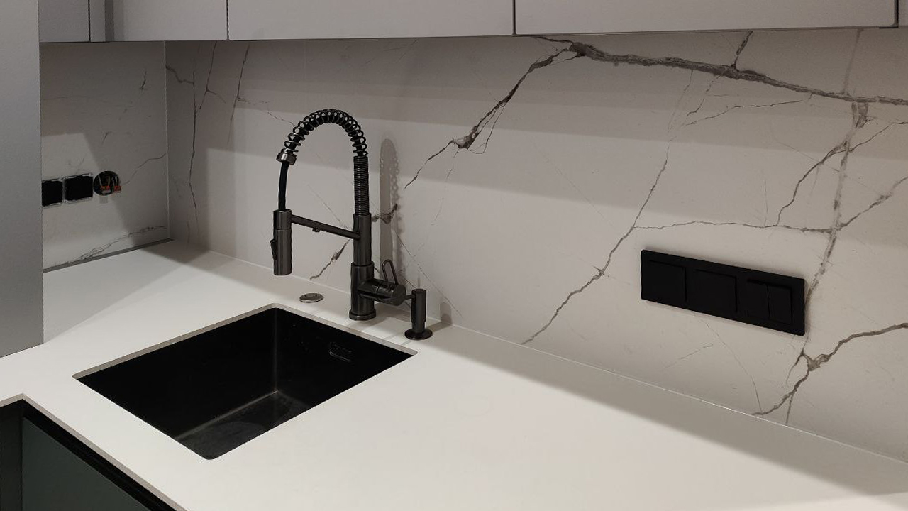 Укладка кухонного фартука #1