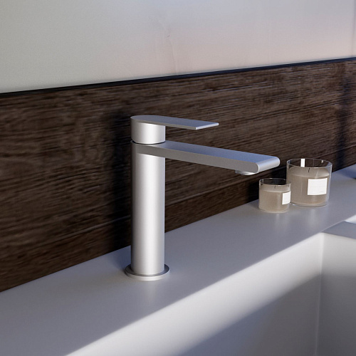 Смеситель для раковины Vincea Vogue SS VBF-2VS1BN Смеситель для раковины Vincea Vogue SS VBF-2VS1BN