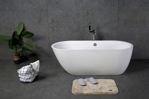 BelBagno BB203-1800-83 Отдельностоящая, овальная акриловая ванна в комплекте со сливом-переливом цвета хром Цвет:Белый