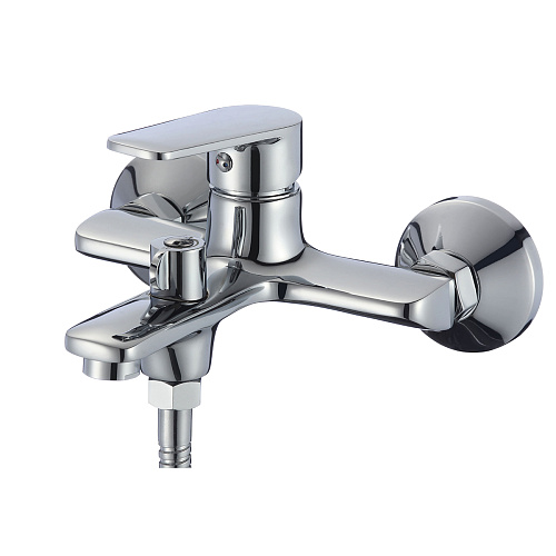 Смеситель Aquanika AQB3036CR Basic для ванны с душем, хром Смеситель Aquanika AQB3036CR Basic для ванны с душем, хром